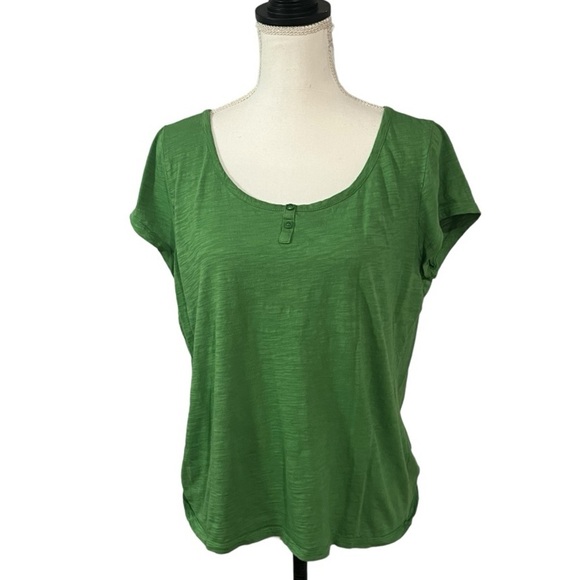 LOFT Tops - LOFT size XL cute 2 button tee GUC